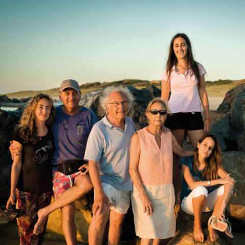 Eduardo Punset: 'Los amigos y la familia son mejores que cualquier fármaco' Eduardo Punset: 'Los amigos y la familia son mejores que cualquier fármaco'