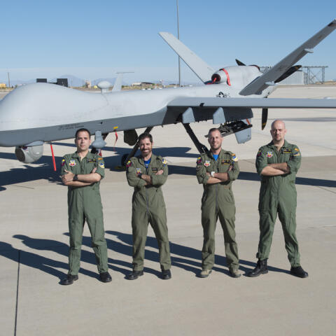 Los 'Top gun' españoles de los drones Los 'Top gun' españoles de los drones