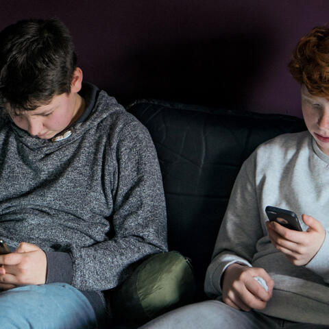 ¿Matan los móviles la lectura? ¿Matan los móviles la lectura?