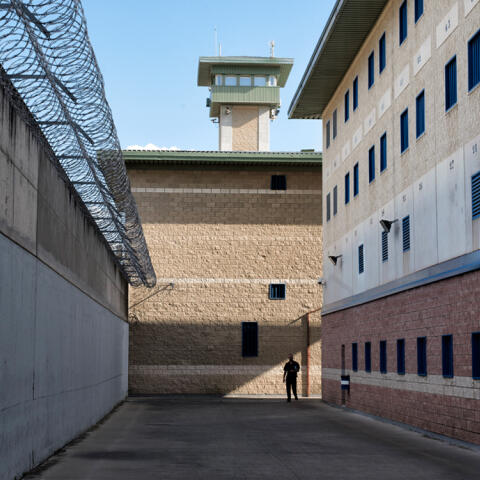 Funcionarios de prisiones: el día a día entre rejas Funcionarios de prisiones: el día a día entre rejas